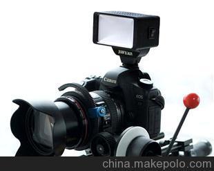 專(zhuān)業(yè)婚慶與采訪(fǎng)拍攝利器 金燕 D2000 可調(diào)色溫 LED 攝像燈全解析